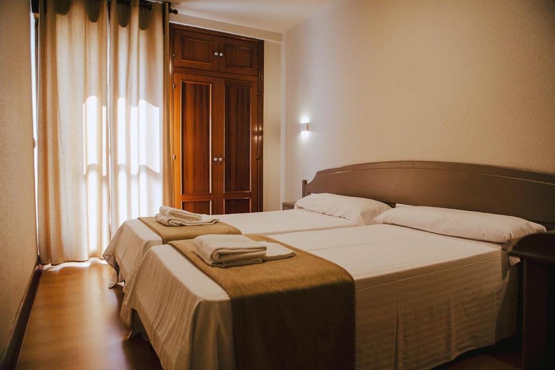 Hotel Ducay Olite Zimmer foto